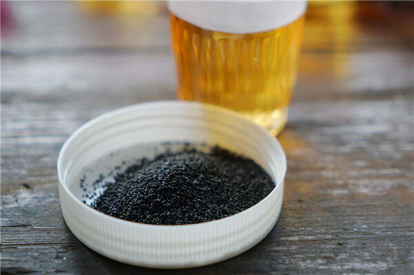 12 虫茶 摄影:鸢尾.jpg